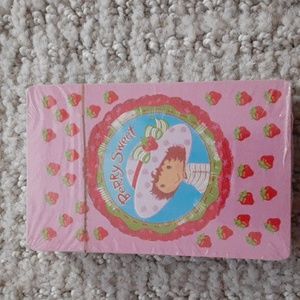 VINTAGE- Sealed! Strawberry 🍓 Shortcake, 2003 playing cards